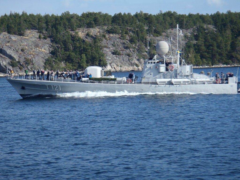 T121 i skärgården. Vacker båt.